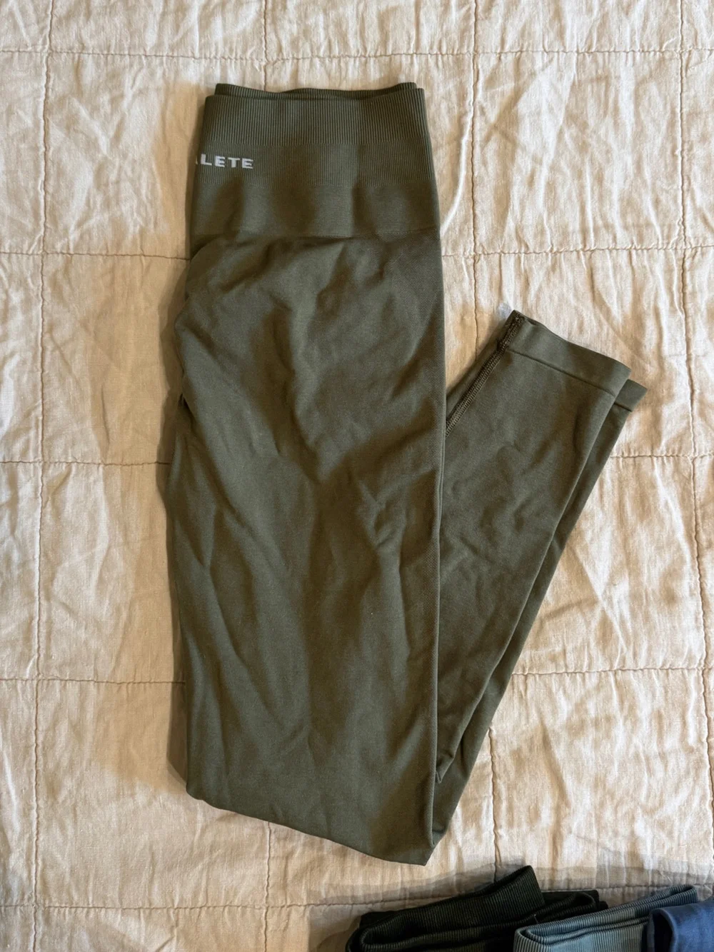 Alphalete Amplify Leggings Bundle – Women’s Medium - Picture 5 of 11